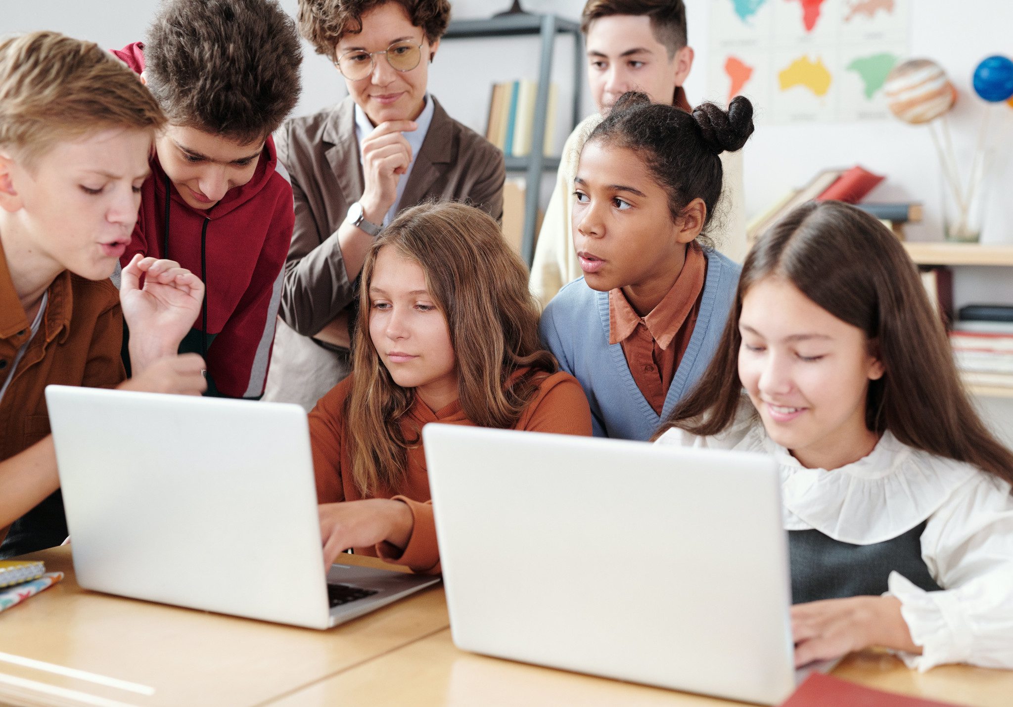 Navigating the online world: teaching the elements of digital citizenship to students